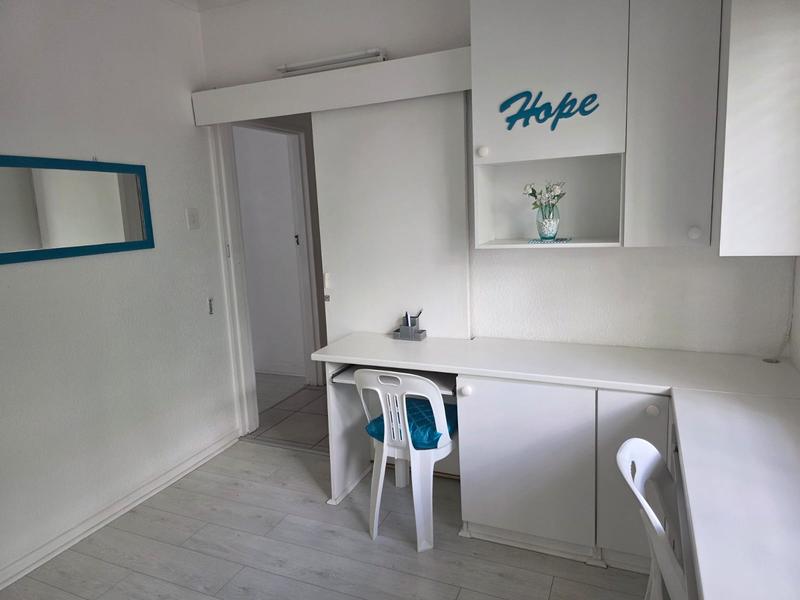 To Let 7 Bedroom Property for Rent in Bonnie Brae Western Cape